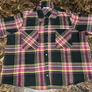 Pink, black, yellow plaid, medium weight “shacket”. Size 3X. Snap front closure.